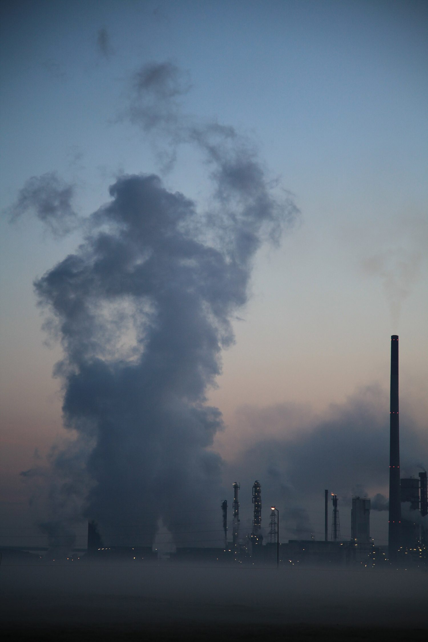 A large industrial chemical complex