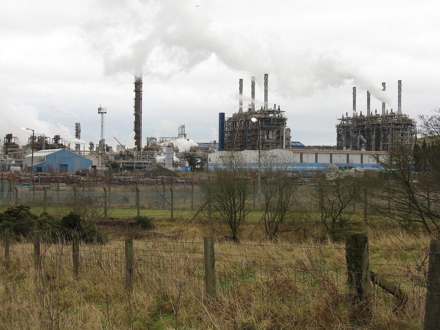 A large industrial chemical complex