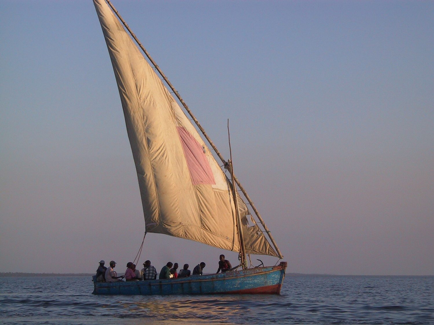 Un dhow sous voile latine - la configuration qui permettait à un navire de naviguer à travers le système de mousson